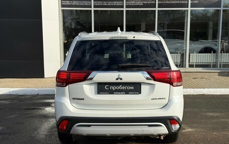 Mitsubishi Outlander III рестайлинг 3, 2019 год, 1 650 000 рублей, 4 фотография