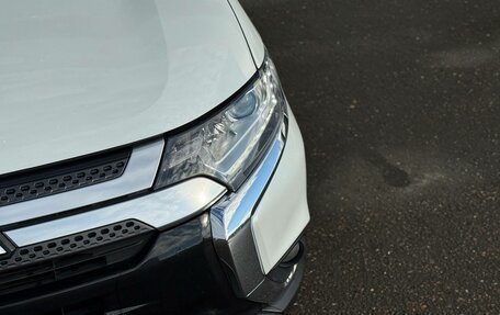 Mitsubishi Outlander III рестайлинг 3, 2019 год, 1 650 000 рублей, 10 фотография