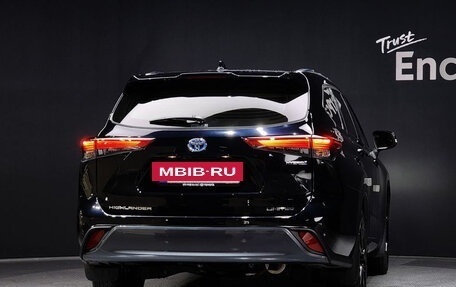 Toyota Highlander, 2023 год, 4 756 469 рублей, 4 фотография