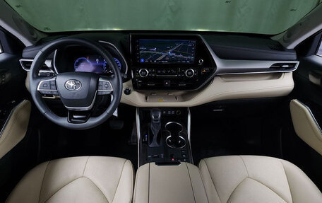 Toyota Highlander, 2023 год, 4 756 469 рублей, 18 фотография