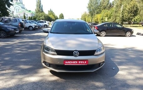 Volkswagen Jetta VI, 2013 год, 990 000 рублей, 1 фотография