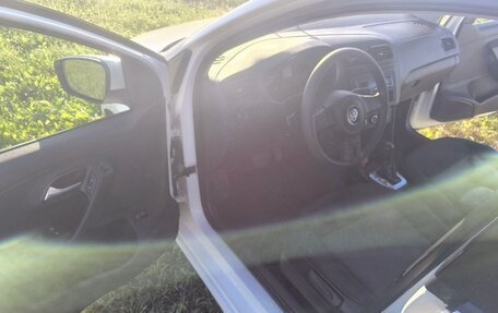 Volkswagen Polo VI (EU Market), 2012 год, 700 000 рублей, 8 фотография