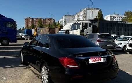 Mercedes-Benz E-Класс, 2017 год, 2 600 000 рублей, 4 фотография
