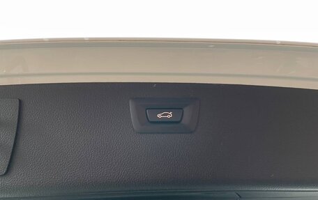 BMW 3 серия, 2019 год, 2 100 000 рублей, 11 фотография