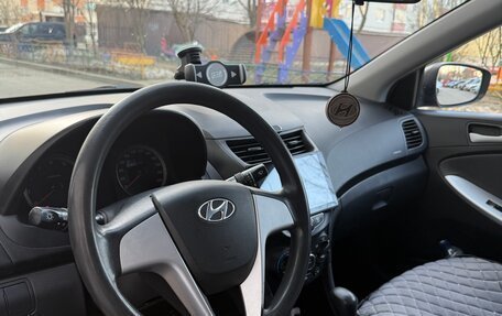 Hyundai Solaris II рестайлинг, 2011 год, 800 000 рублей, 7 фотография