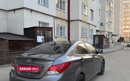 Hyundai Solaris II рестайлинг, 2011 год, 800 000 рублей, 3 фотография
