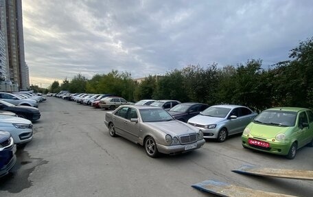 Mercedes-Benz E-Класс, 1997 год, 290 000 рублей, 1 фотография
