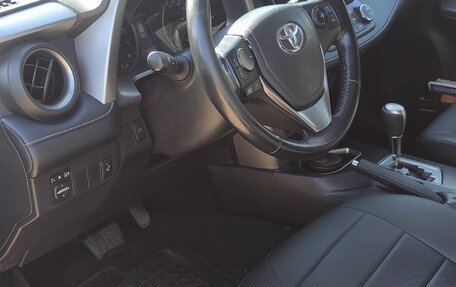 Toyota RAV4, 2018 год, 2 150 000 рублей, 10 фотография