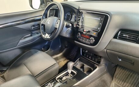 Mitsubishi Outlander III рестайлинг 3, 2019 год, 2 019 000 рублей, 8 фотография