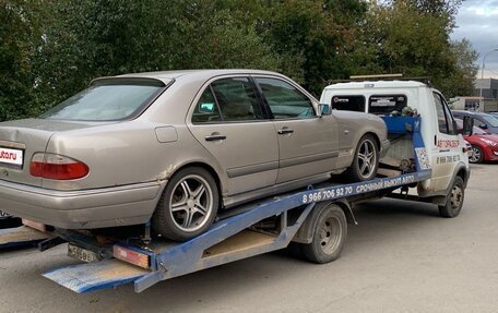Mercedes-Benz E-Класс, 1997 год, 290 000 рублей, 3 фотография