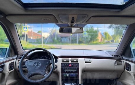 Mercedes-Benz E-Класс, 1997 год, 290 000 рублей, 4 фотография