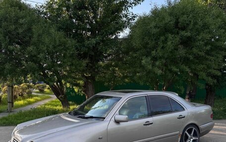Mercedes-Benz E-Класс, 1997 год, 290 000 рублей, 6 фотография