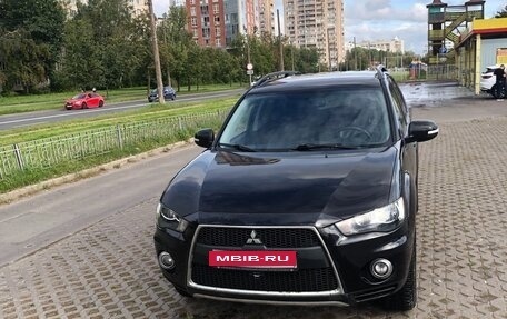 Mitsubishi Outlander III рестайлинг 3, 2012 год, 1 050 000 рублей, 1 фотография