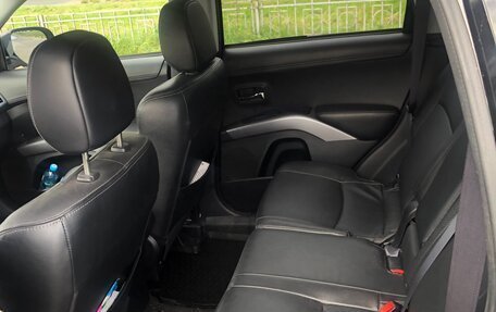 Mitsubishi Outlander III рестайлинг 3, 2012 год, 1 050 000 рублей, 7 фотография