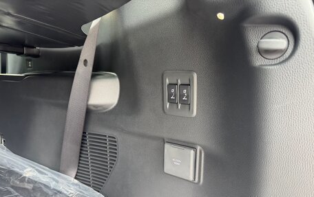 Toyota Land Cruiser Prado, 2024 год, 8 100 000 рублей, 27 фотография