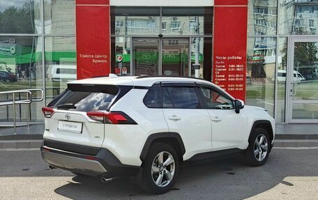 Toyota RAV4, 2020 год, 3 170 000 рублей, 5 фотография