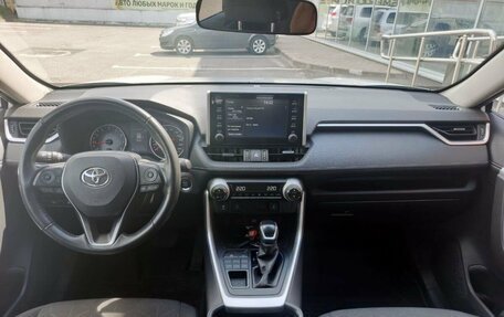 Toyota RAV4, 2020 год, 3 170 000 рублей, 15 фотография