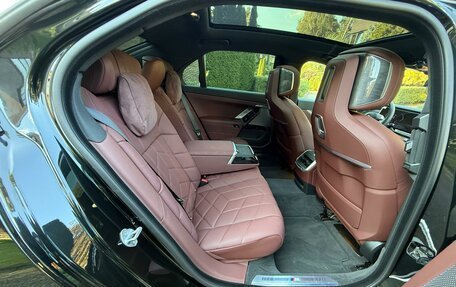 BMW 7 серия, 2024 год, 12 880 000 рублей, 9 фотография