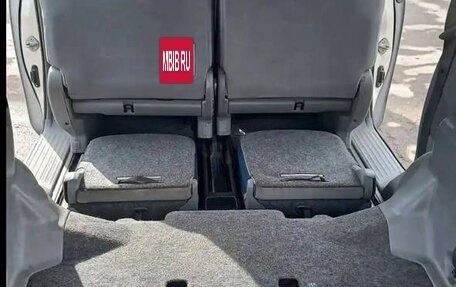 Toyota Sienta I, 2004 год, 500 000 рублей, 10 фотография