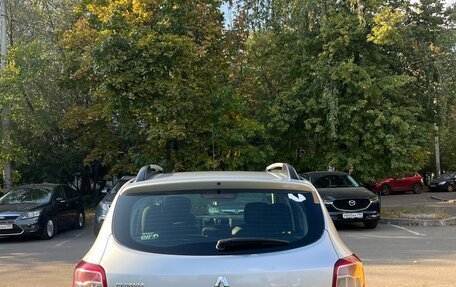 Renault Sandero II рестайлинг, 2015 год, 900 000 рублей, 2 фотография
