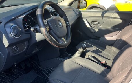 Renault Sandero II рестайлинг, 2015 год, 900 000 рублей, 11 фотография
