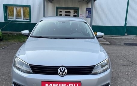 Volkswagen Jetta VI, 2013 год, 1 050 000 рублей, 4 фотография
