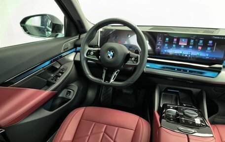 BMW 5 серия, 2024 год, 8 200 000 рублей, 10 фотография