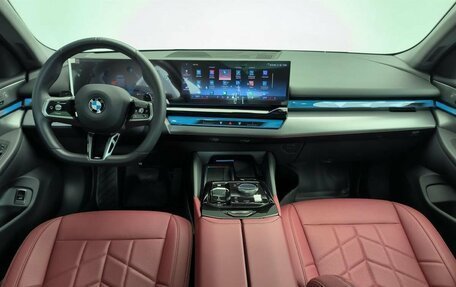 BMW 5 серия, 2024 год, 8 200 000 рублей, 11 фотография