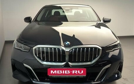 BMW 5 серия, 2024 год, 8 200 000 рублей, 2 фотография