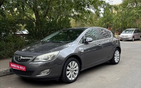Opel Astra J, 2010 год, 720 000 рублей, 2 фотография