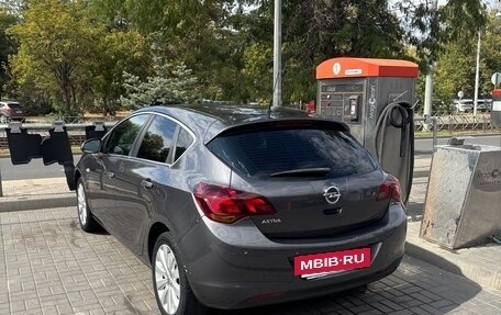 Opel Astra J, 2010 год, 720 000 рублей, 15 фотография