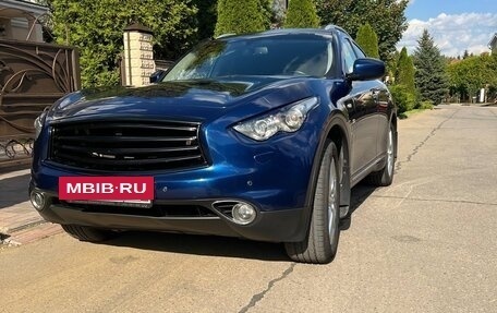 Infiniti QX70, 2014 год, 2 900 000 рублей, 2 фотография