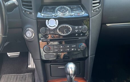 Infiniti QX70, 2014 год, 2 900 000 рублей, 10 фотография