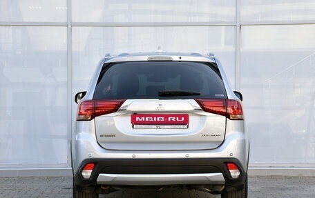 Mitsubishi Outlander III рестайлинг 3, 2018 год, 2 499 000 рублей, 7 фотография