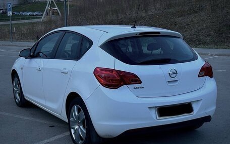 Opel Astra J, 2012 год, 590 000 рублей, 3 фотография