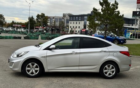 Hyundai Solaris II рестайлинг, 2011 год, 800 000 рублей, 2 фотография