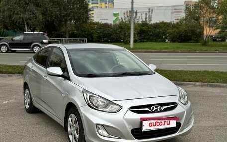 Hyundai Solaris II рестайлинг, 2011 год, 800 000 рублей, 7 фотография