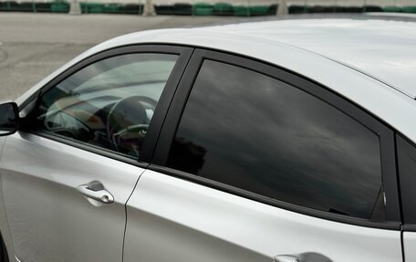 Hyundai Solaris II рестайлинг, 2011 год, 800 000 рублей, 10 фотография