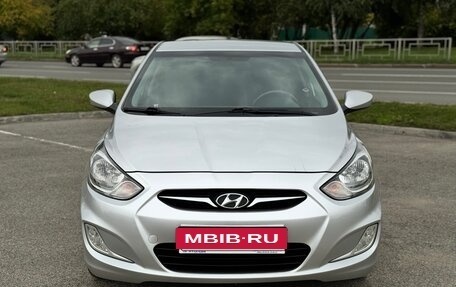 Hyundai Solaris II рестайлинг, 2011 год, 800 000 рублей, 8 фотография