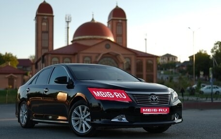 Toyota Camry, 2012 год, 1 620 000 рублей, 2 фотография