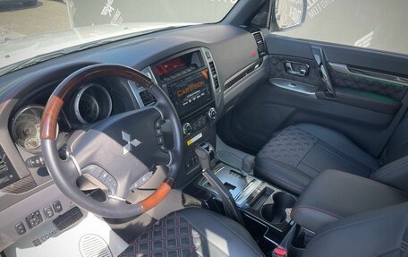 Mitsubishi Pajero IV, 2019 год, 6 000 000 рублей, 15 фотография
