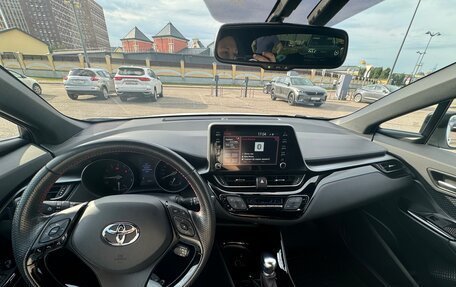 Toyota C-HR I рестайлинг, 2021 год, 2 950 000 рублей, 13 фотография