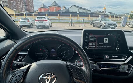 Toyota C-HR I рестайлинг, 2021 год, 2 950 000 рублей, 18 фотография