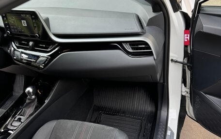 Toyota C-HR I рестайлинг, 2021 год, 2 950 000 рублей, 22 фотография