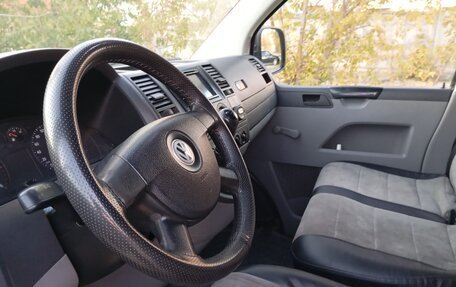 Volkswagen Transporter T5 рестайлинг, 2007 год, 950 000 рублей, 10 фотография