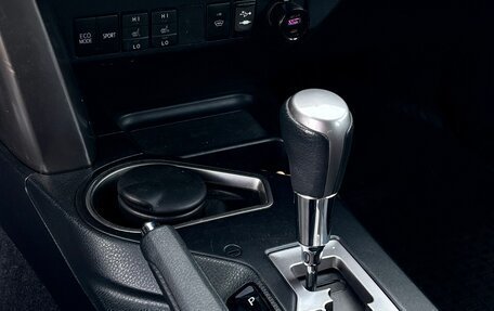 Toyota RAV4, 2016 год, 1 850 000 рублей, 12 фотография