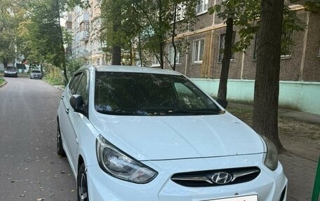 Hyundai Solaris II рестайлинг, 2012 год, 650 000 рублей, 2 фотография