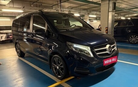 Mercedes-Benz V-Класс, 2016 год, 3 500 000 рублей, 23 фотография
