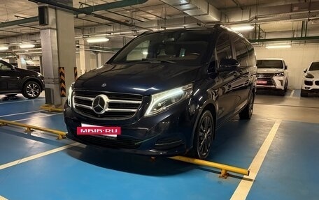 Mercedes-Benz V-Класс, 2016 год, 3 500 000 рублей, 24 фотография