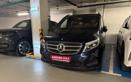 Mercedes-Benz V-Класс, 2016 год, 3 500 000 рублей, 26 фотография